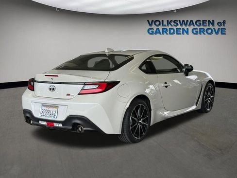 Used 2022 Toyota GR86 w/ ALL Weather Mat Package (TMS) RWD image 7
