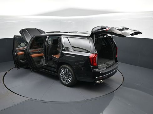 Used 2023 GMC Yukon Denali Ultimate image 2