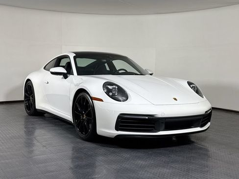 Certified 2022 Porsche 911 Carrera RWD image 18