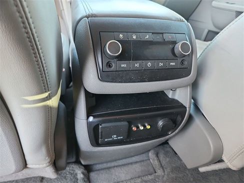 Used 2011 Chevrolet Traverse LT w/ Personal Connectivity Package image 19