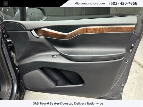 Used 2018 Tesla Model X 75D image 39