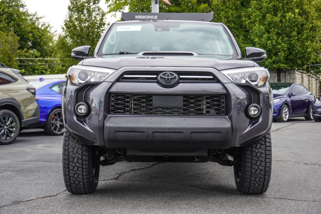 Used 2021 Toyota 4Runner Venture w/ Moonroof Package AWD/4WD image 19