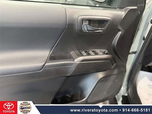 Used 2023 Toyota Tacoma TRD Sport image 9