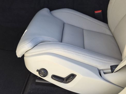 New 2026 Volvo XC60 B5 Ultra w/ Protection Package Premier image 27