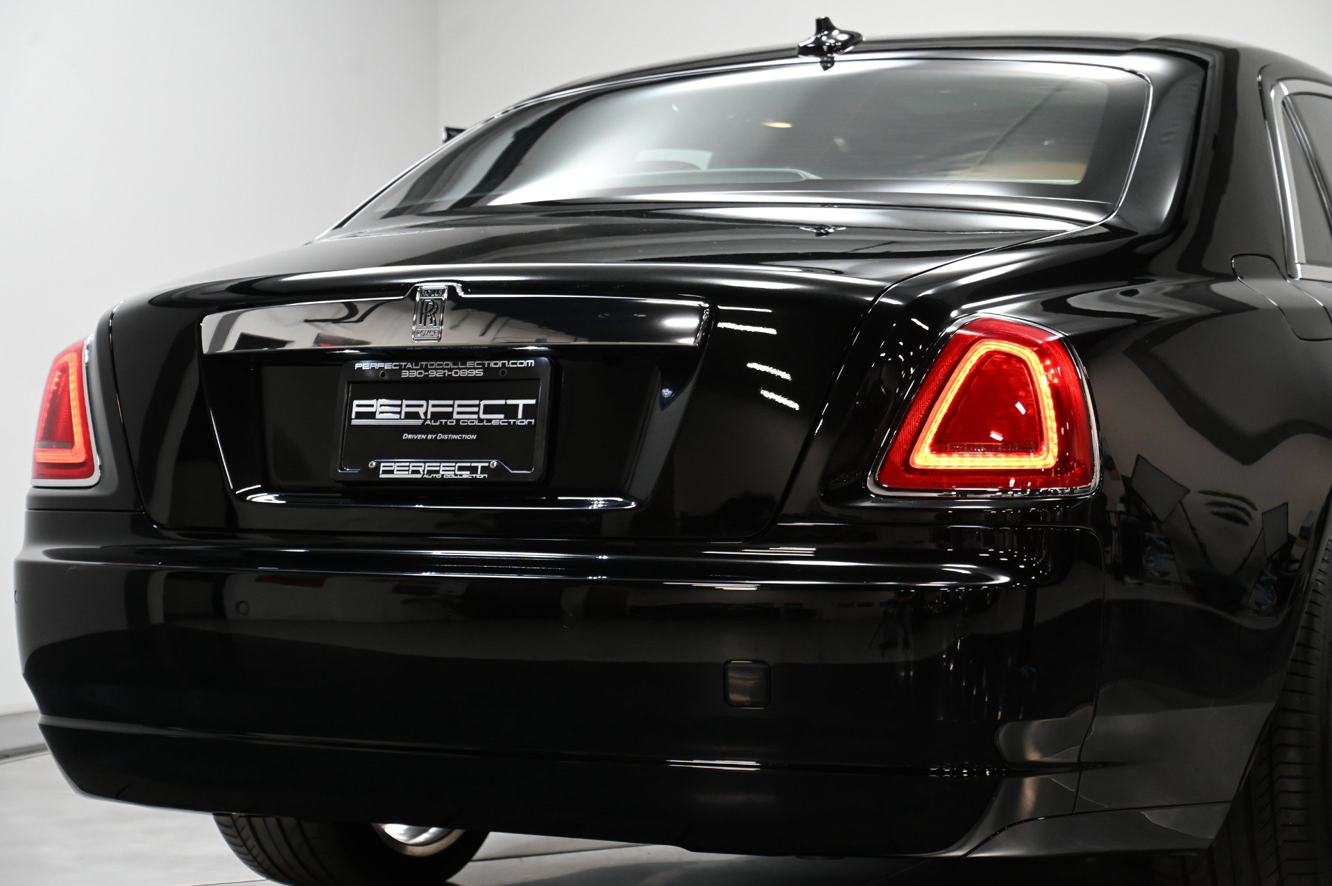 Used 2015 Rolls-Royce Ghost RWD image 53