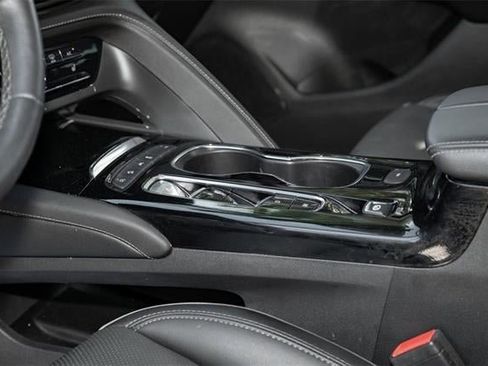 Used 2023 Buick Envision Essence image 34