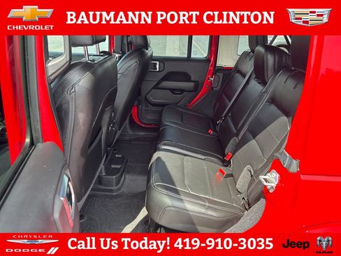 Used 2022 Jeep Wrangler Unlimited Sahara w/ LED Lighting Group AWD/4WD image 26