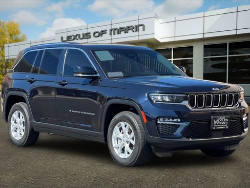 Used 2023 Jeep Grand Cherokee Limited w/ Trailer Tow Prep Group (B) AWD/4WD image 7