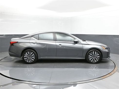 Certified 2023 Nissan Altima 2.5 SV image 26
