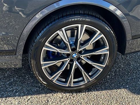 Used 2022 BMW X7 M50i image 9
