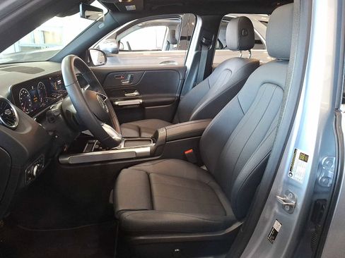 Used 2026 Mercedes-Benz GLB 250 4MATIC image 10