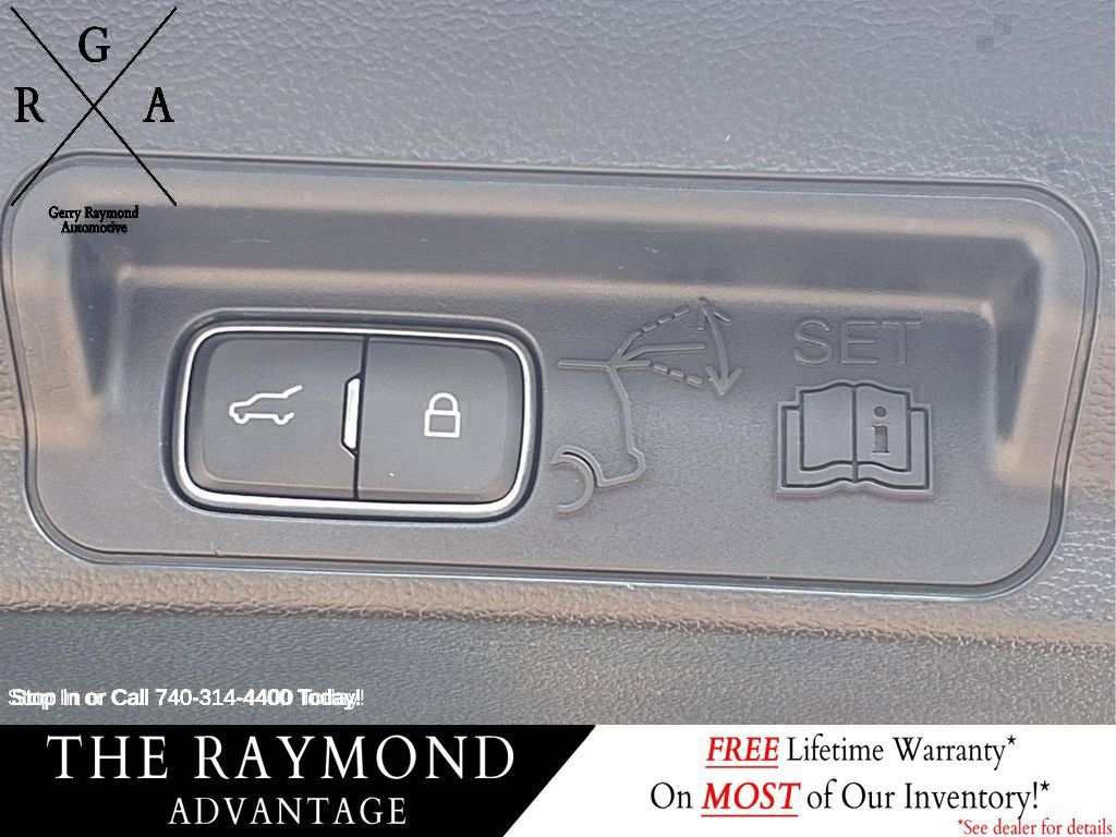 Used 2023 Ford Explorer Platinum w/ Technology Package AWD/4WD image 14