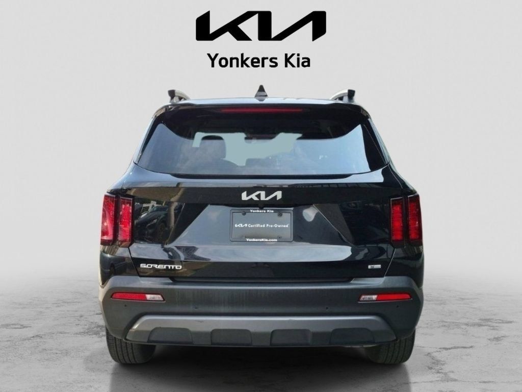Certified 2023 Kia Sorento S AWD/4WD image 7