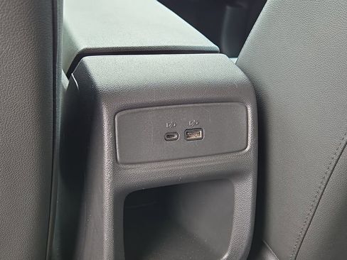 Used 2025 Chevrolet Trax LT FWD image 16