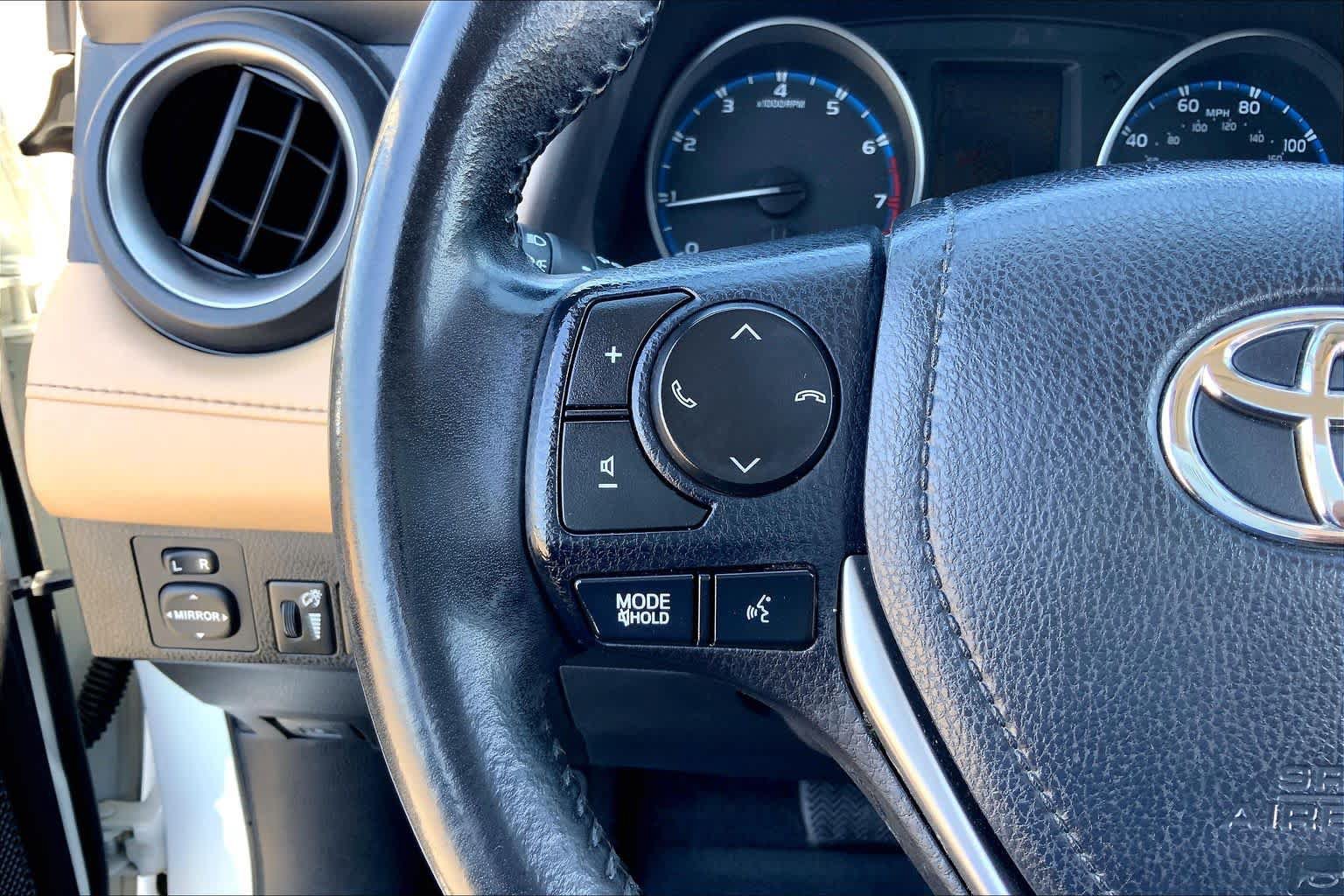 Used 2018 Toyota RAV4 XLE FWD image 23