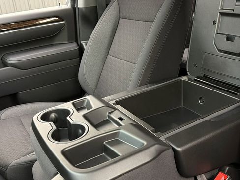 Used 2025 GMC Sierra 2500 SLE w/ SLE Value Package; image 34