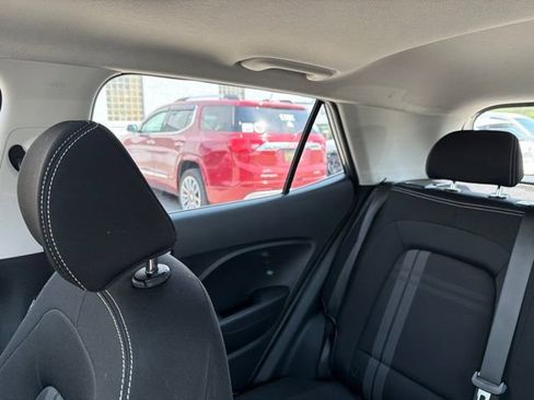 Used 2025 Hyundai Venue SEL FWD image 55