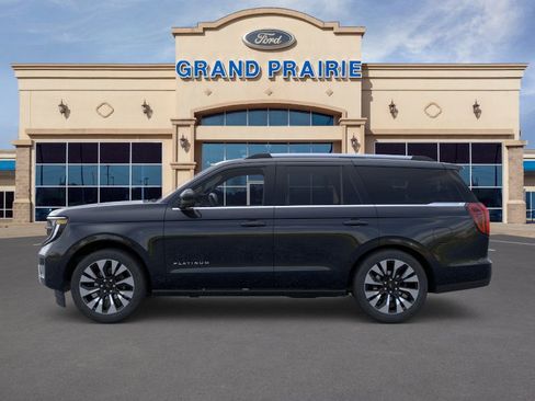 New 2025 Ford Expedition Platinum w/ Driver's Package image 3