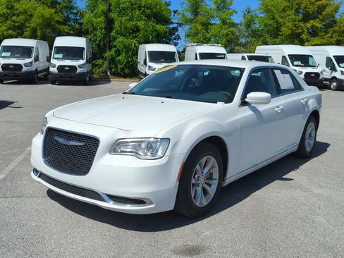 Used 2022 Chrysler 300 Touring image 9