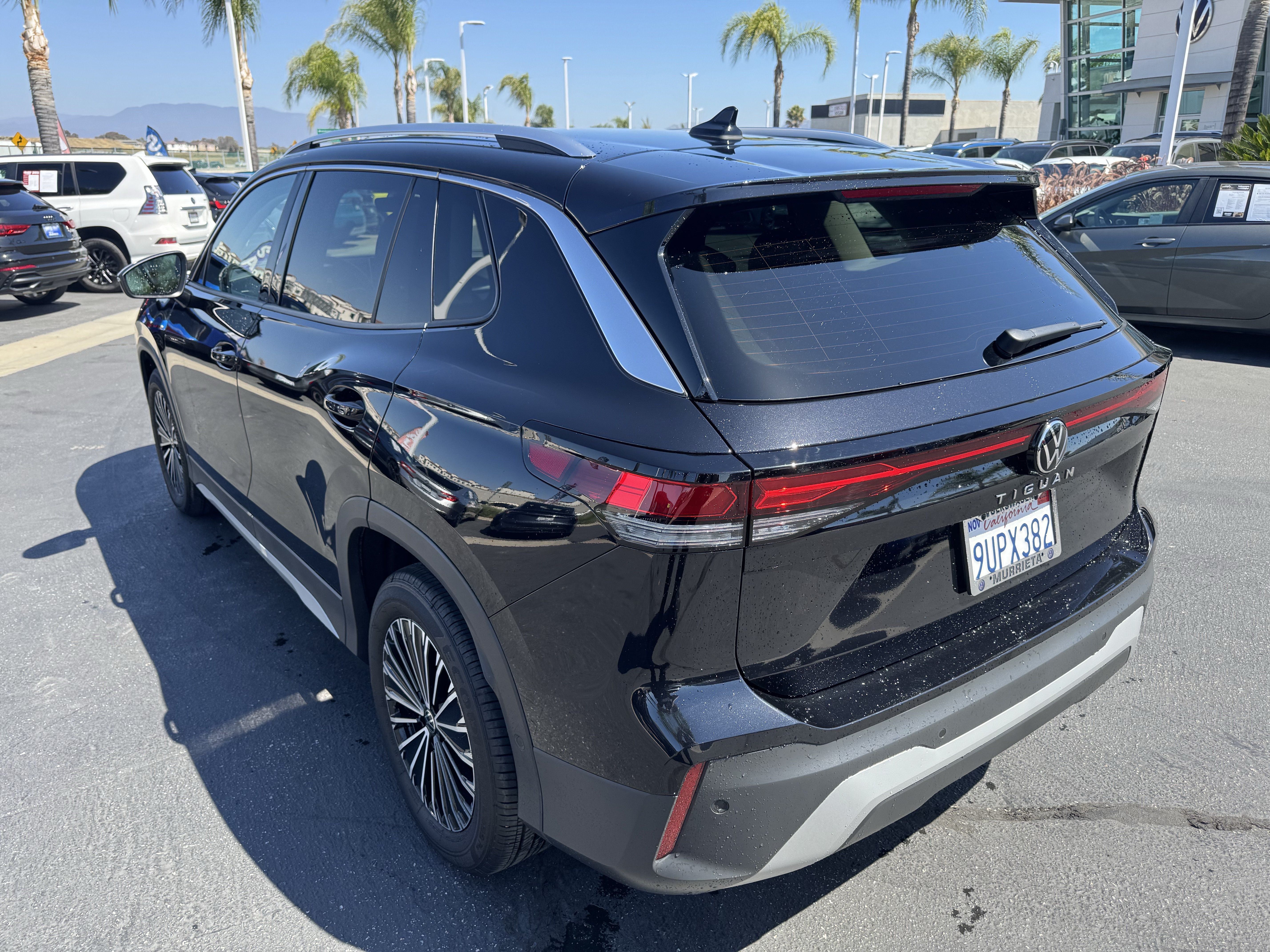 Certified 2025 Volkswagen Tiguan S FWD image 7