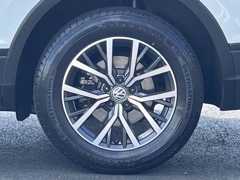 Used 2019 Volkswagen Tiguan SE w/ Panoramic Sunroof Package image 34