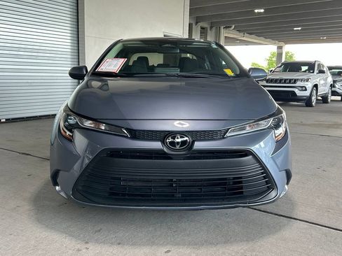 Used 2024 Toyota Corolla LE FWD image 2