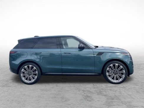 Used 2024 Land Rover Range Rover Sport SE image 4