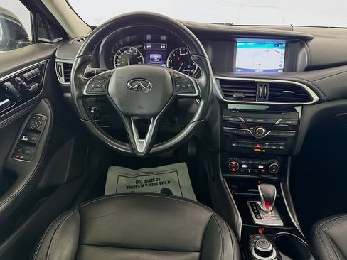 Used 2018 INFINITI QX30 Premium w/ Navigation Package FWD image 26