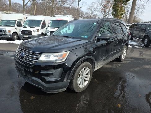Certified 2017 Ford Explorer 4WD image 3