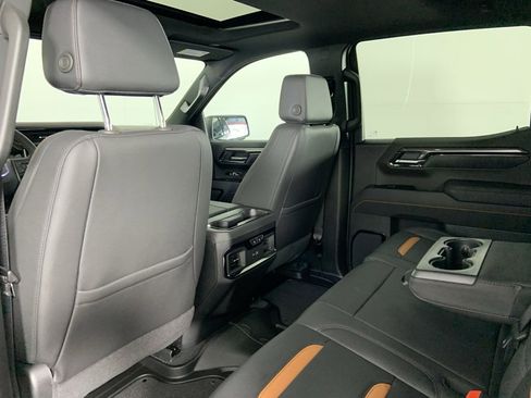 Used 2025 GMC Sierra 1500 AT4 w/ AT4 Premium Package image 32