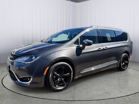 Used 2020 Chrysler Pacifica Limited FWD image 12