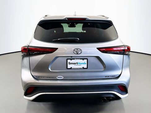 Used 2021 Toyota Highlander XSE AWD/4WD image 6