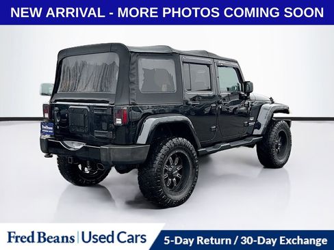 Used 2013 Jeep Wrangler Unlimited Sahara w/ Connectivity Group image 8