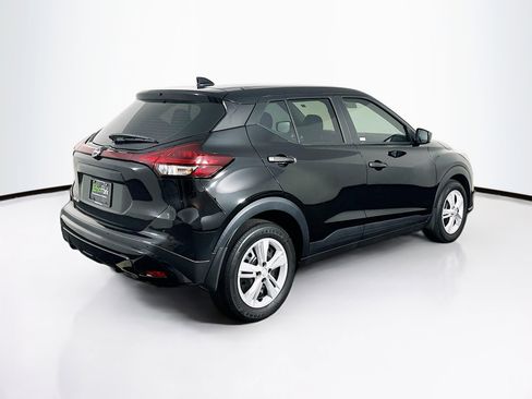 Used 2024 Nissan Kicks S image 9