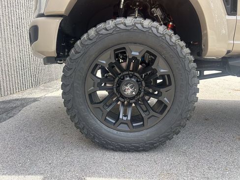 New 2026 Ford F250 Lariat w/ Black Appearance Package AWD/4WD image 43