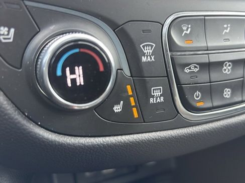 Used 2021 Chevrolet Equinox Premier image 32