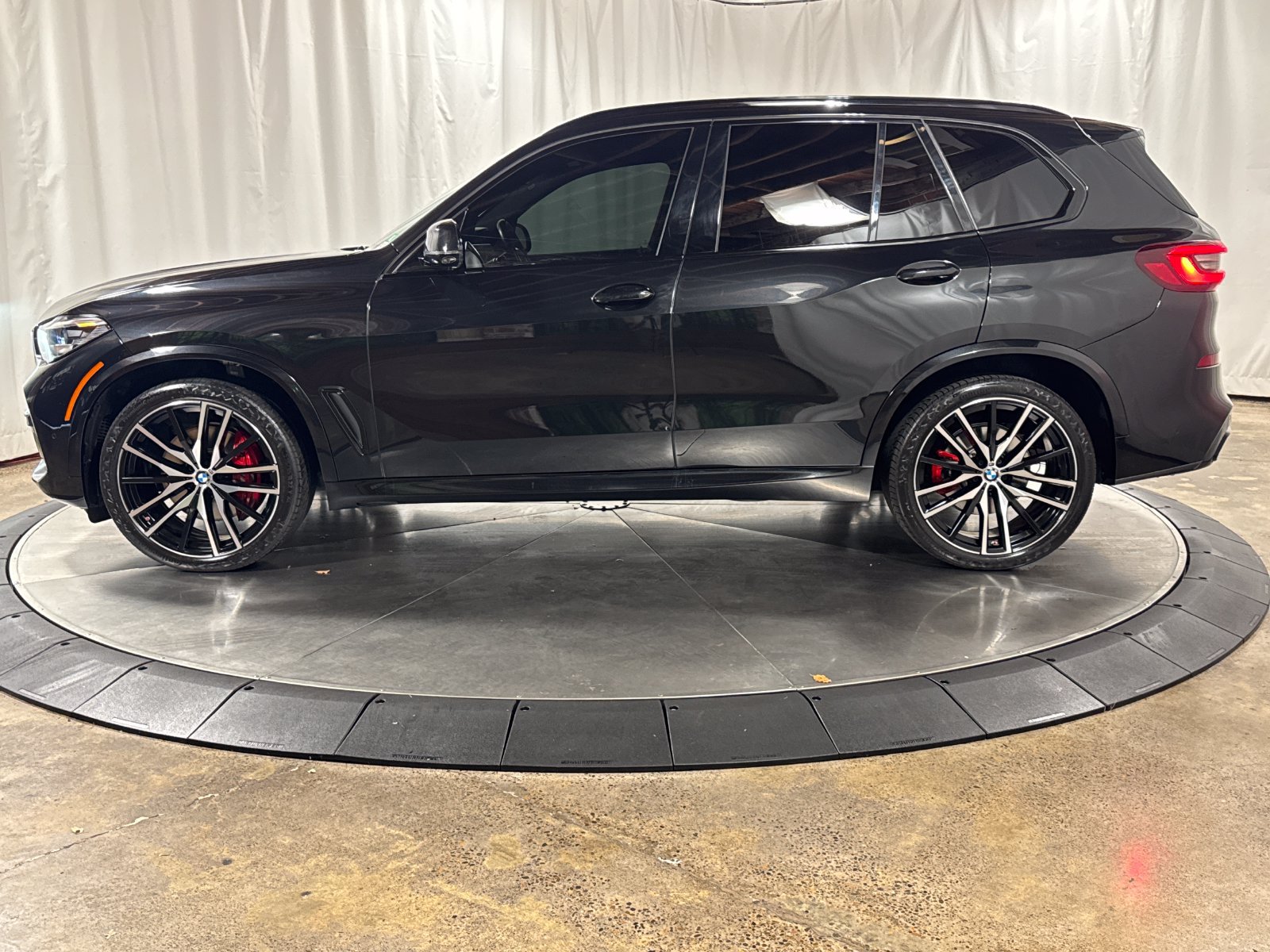 Used 2023 BMW X5 xDrive40i w/ M Sport Package AWD/4WD image 8