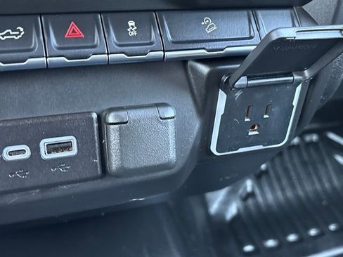 Used 2024 Chevrolet Silverado 3500 W/T image 18