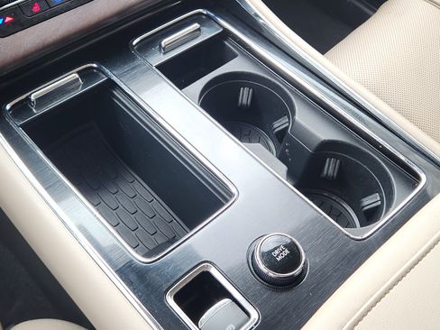 Used 2023 Lincoln Aviator Reserve w/ Equipment Group 201A image 26