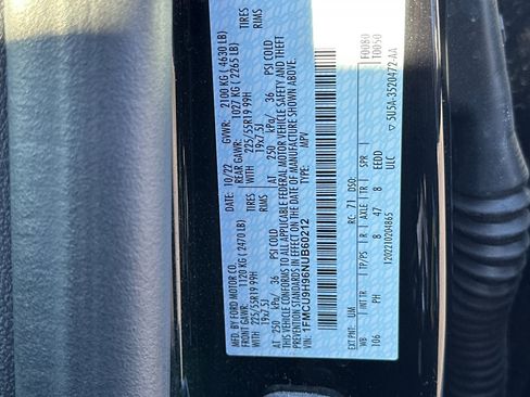 Certified 2022 Ford Escape SEL w/ SEL Stealth AWD Package image 29