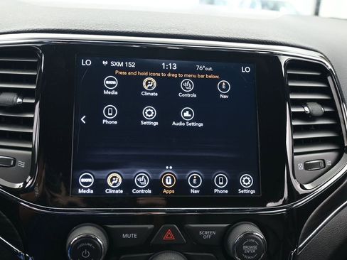 Used 2021 Jeep Grand Cherokee Limited image 23