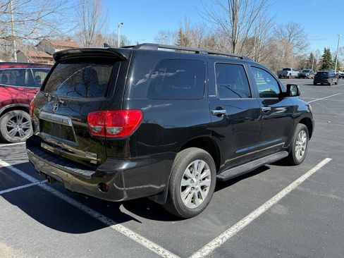 Used 2017 Toyota Sequoia Limited w/ Safety & Convenience Package image 7