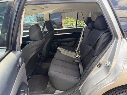 Used 2011 Subaru Outback 2.5i Premium AWD/4WD image 11