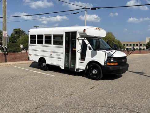 Used 2006 Chevrolet Express 3500 w/ School Bus Package RWD image 1
