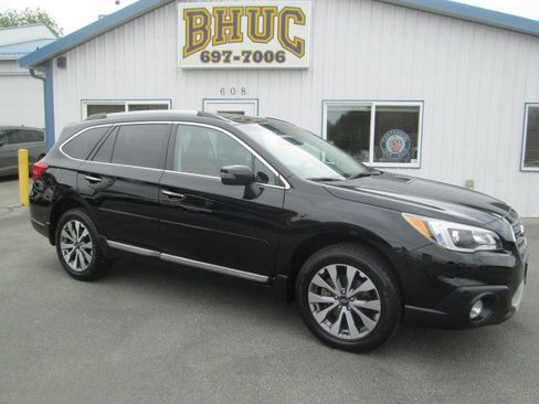 Used 2017 Subaru Outback 3.6R Touring w/ Popular Package #5A AWD/4WD image 1