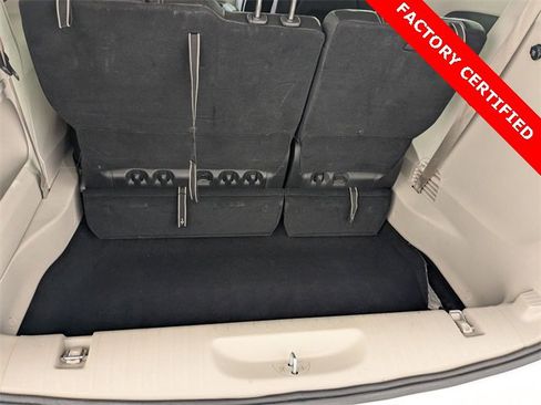 Certified 2024 Chrysler Pacifica Touring-L image 29