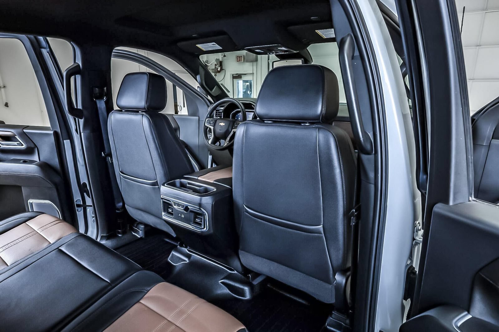 Used 2024 Chevrolet Silverado 2500 High Country w/ Max Trailering Package AWD/4WD image 28