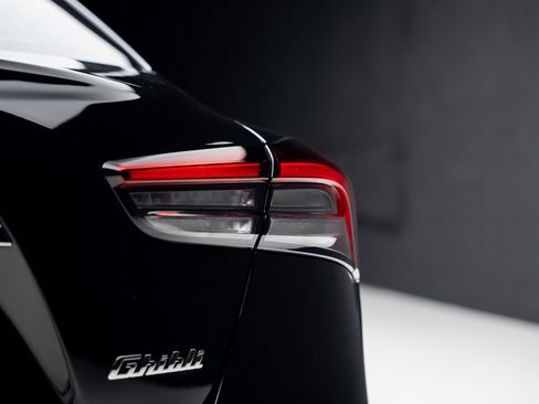 Used 2021 Maserati Ghibli Trofeo image 31