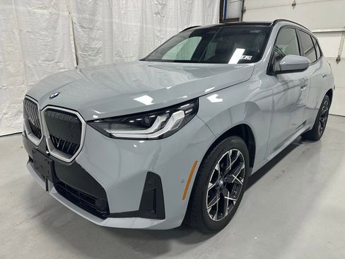 Used 2025 BMW X3 xDrive30i w/ M Sport Package image 3