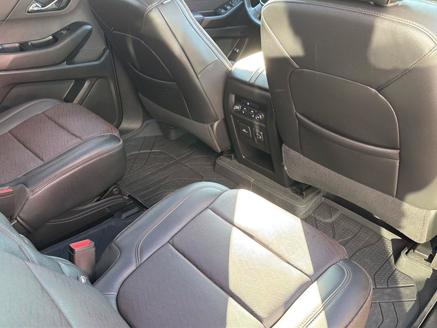 Used 2023 Chevrolet Traverse High Country AWD/4WD image 43